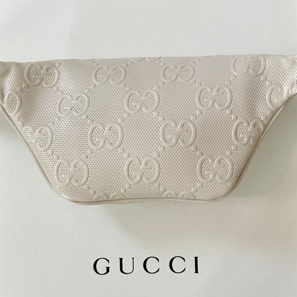 GUCCI Calfskin GG Tennis Embossed Belt Bag - Picture 4 of 16